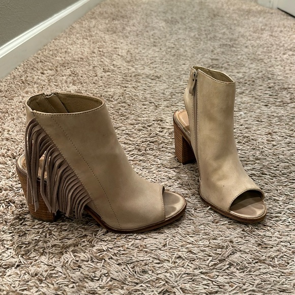 Heeled sandal - Picture 1 of 6